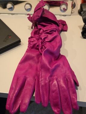Coach Fuchsia Leather Women's Gloves